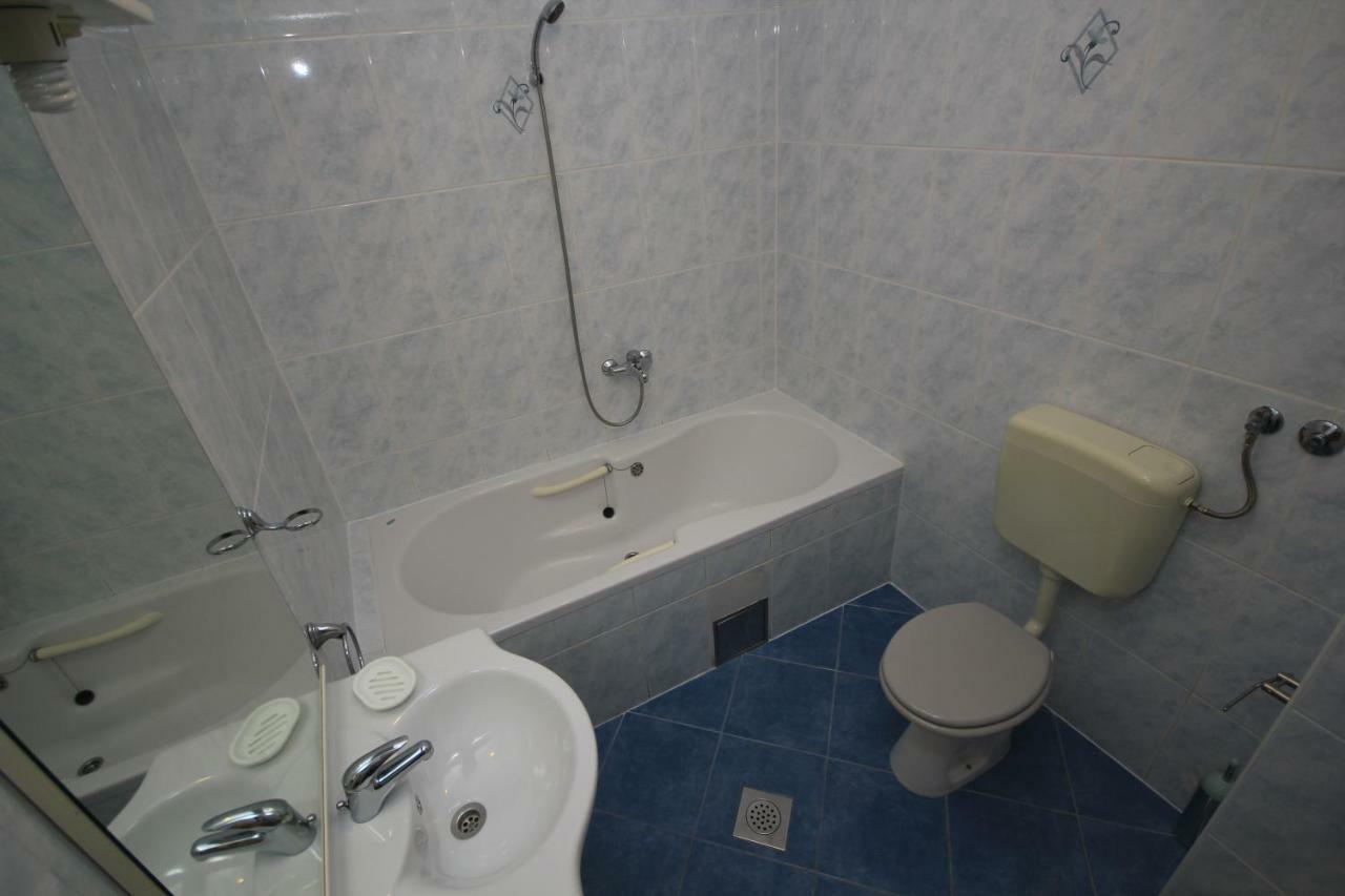 Comfort Sea View Apartment With Parking And Two Bedrooms Башка-Вода Экстерьер фото